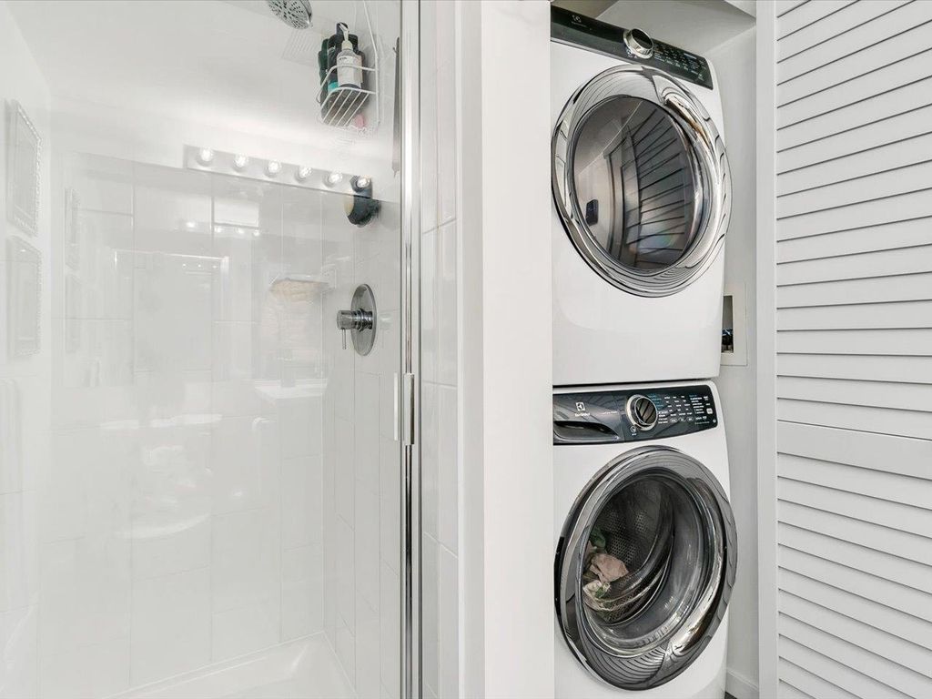 listing image 1100202476377829713