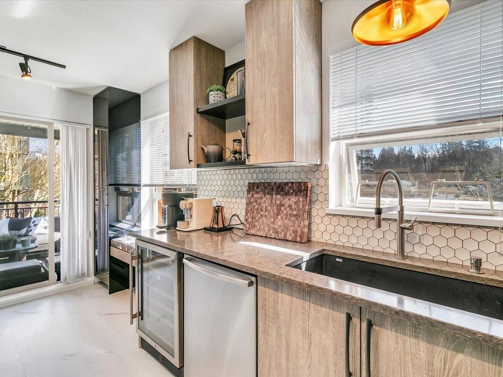 listing image 1102589811805248884