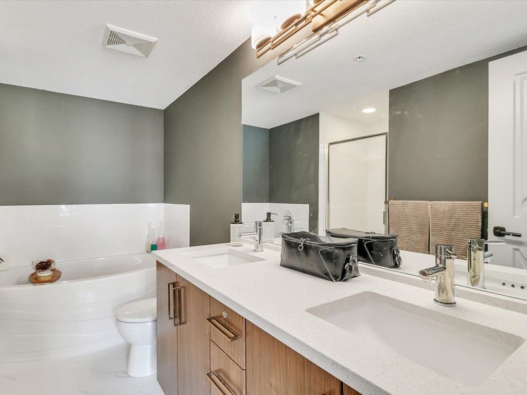 listing image 1107289455629577687