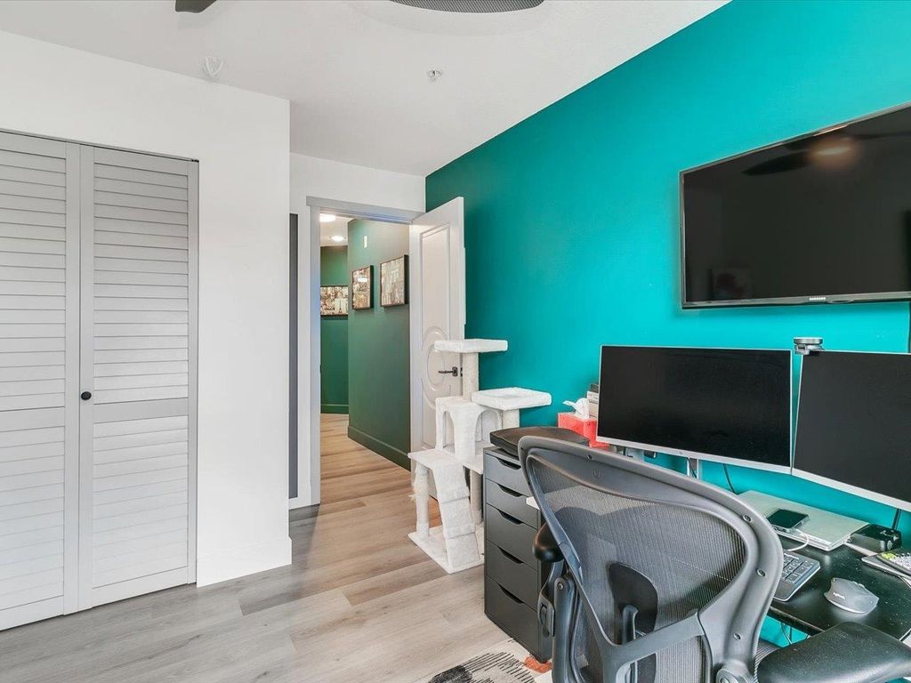 listing image 1101119011563445127