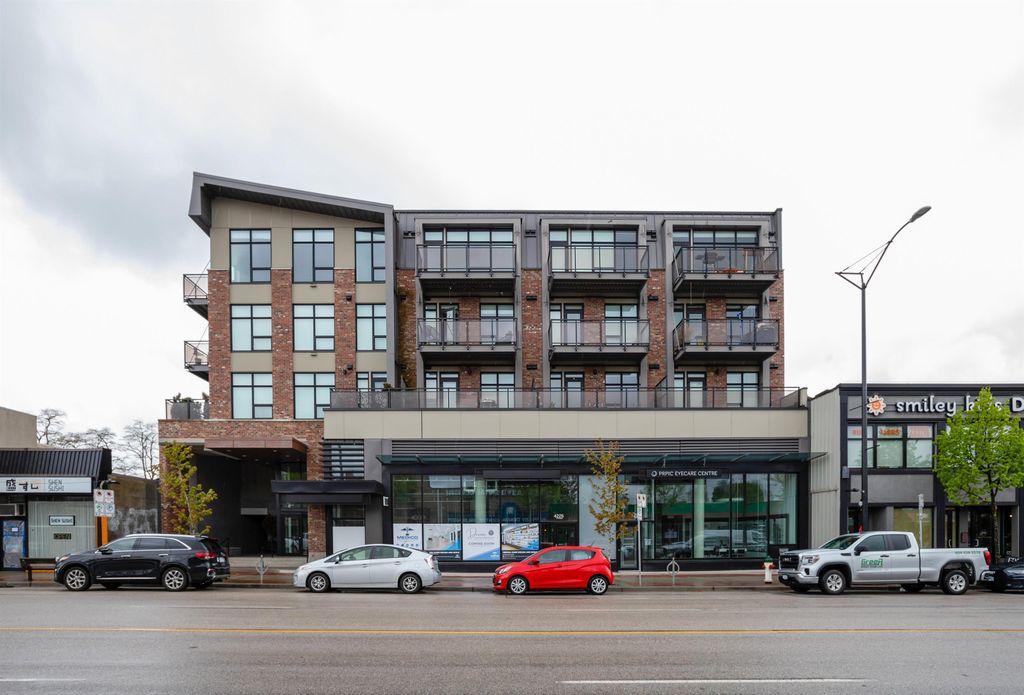 listing image 1103154084635795841