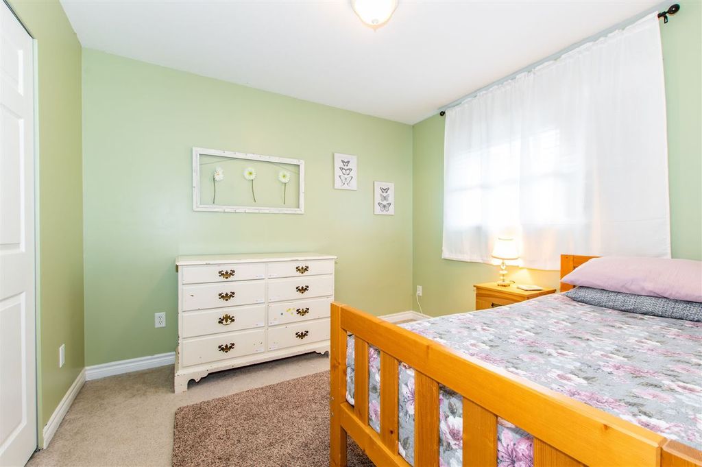 listing image 1102736416282592715