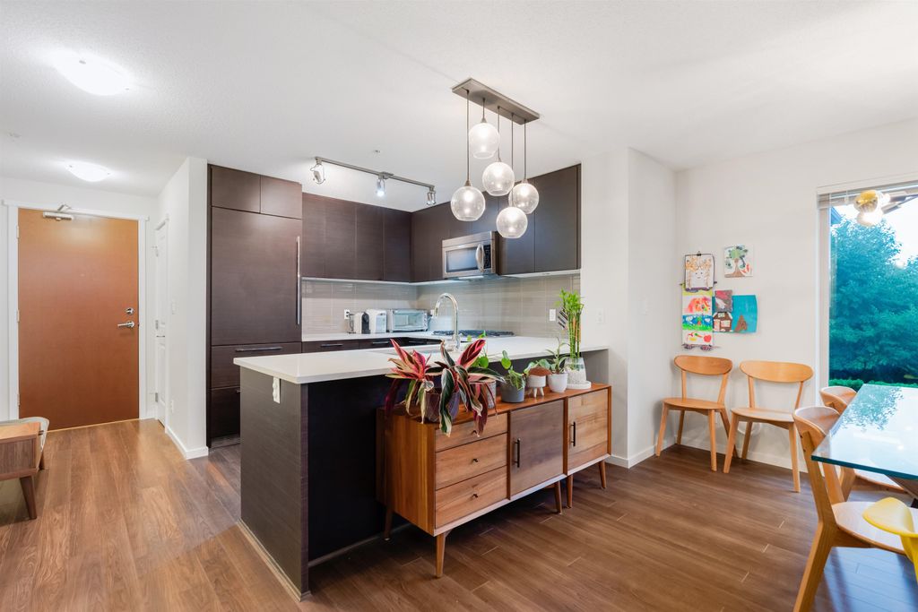 listing image 1109360814837538595