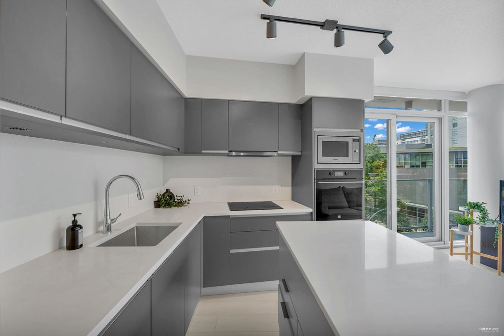 listing image 1102985149085530858