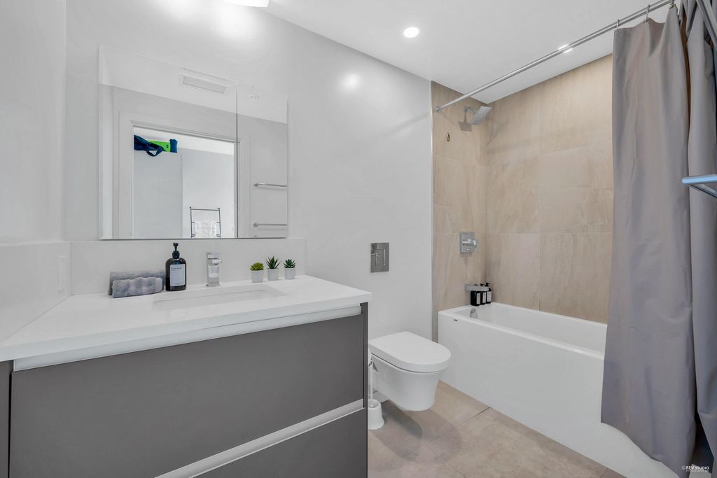 listing image 1100960140277605480