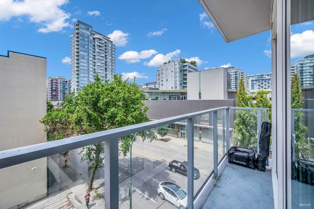 listing image 1106845151373130619