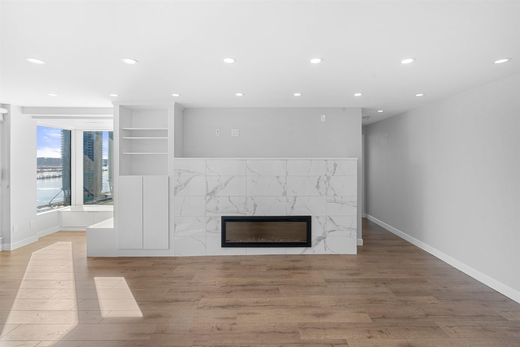 listing image 1104249382787777293
