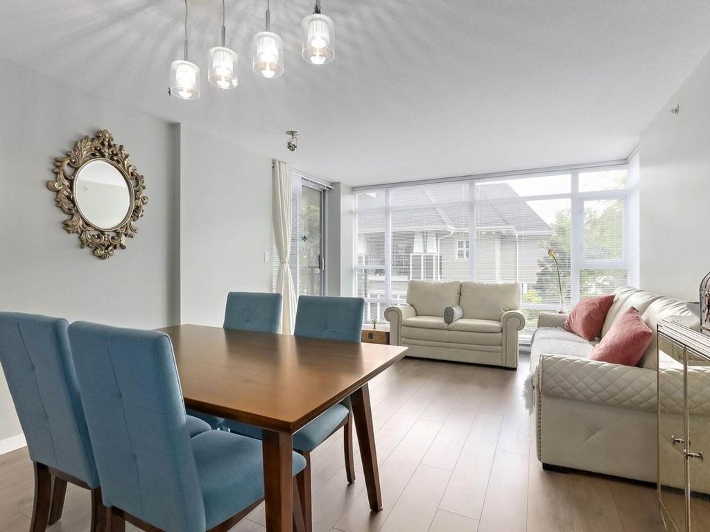 listing image 1102821140092592481