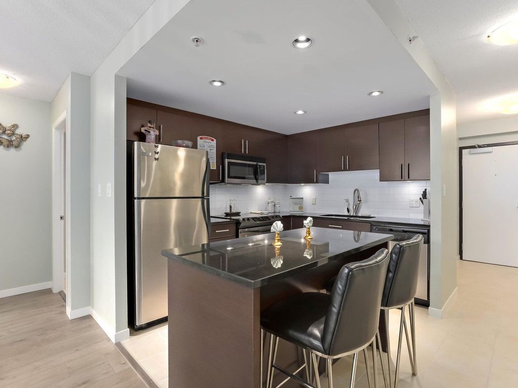 listing image 1106192676523001744