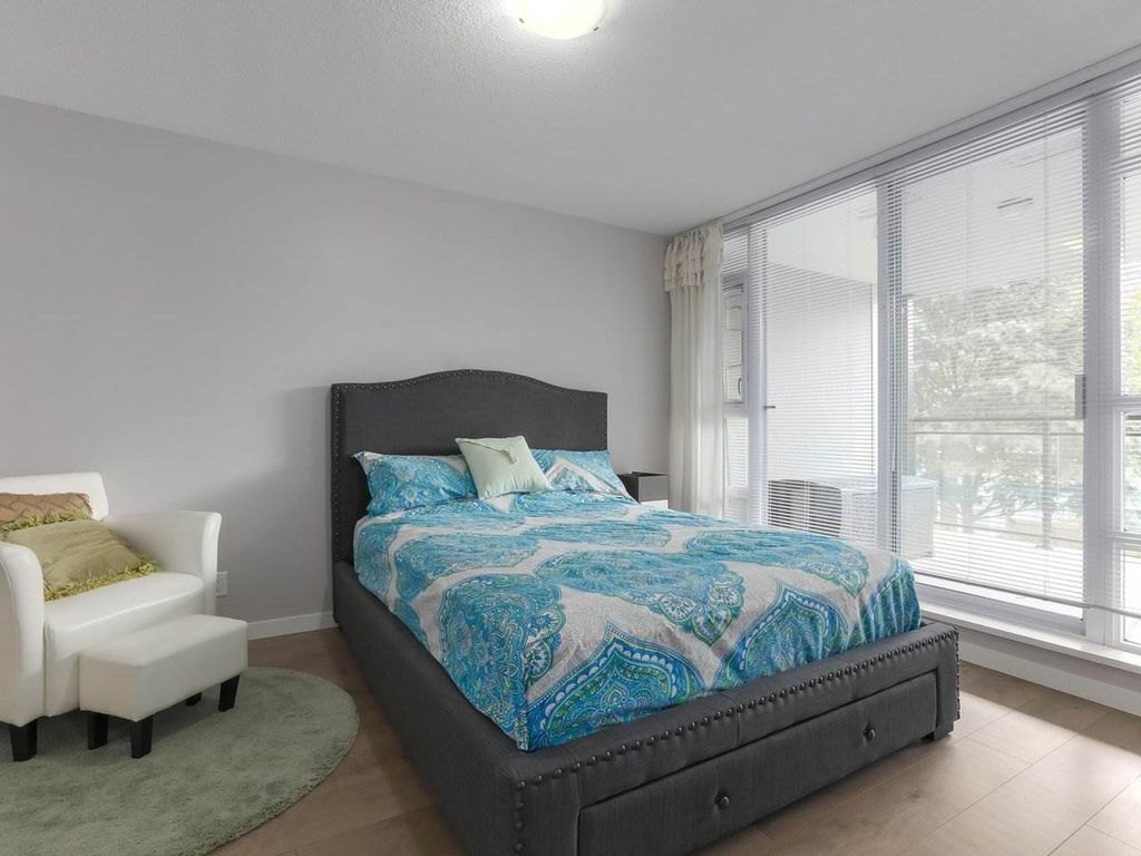 listing image 1106007585622846690
