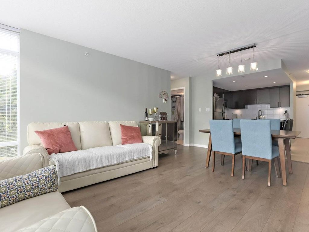 listing image 1106895835360878318