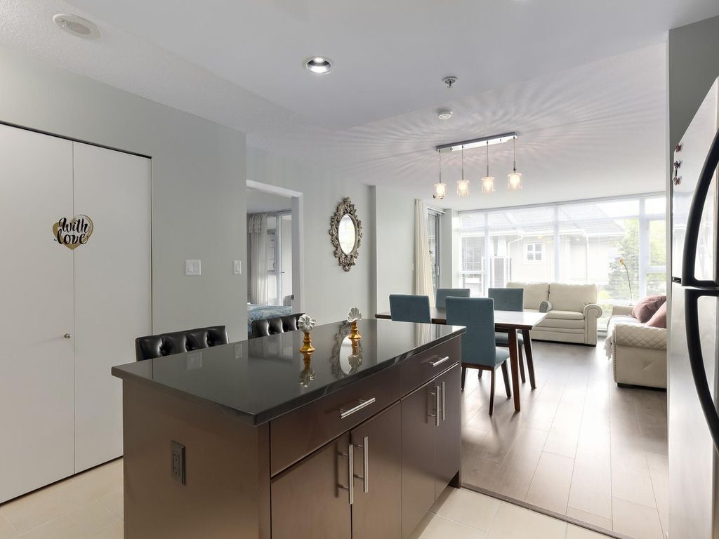 listing image 1104266011201170560