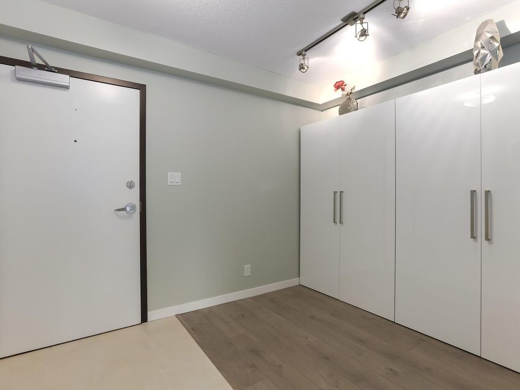 listing image 1100936469470647730