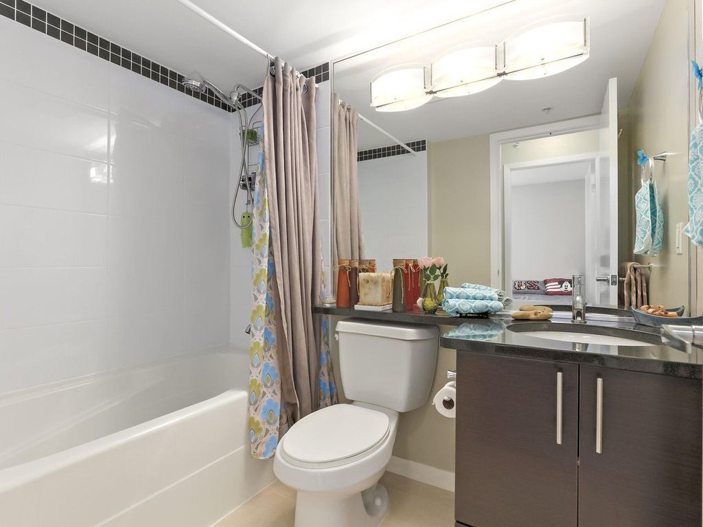 listing image 1104084604149090702