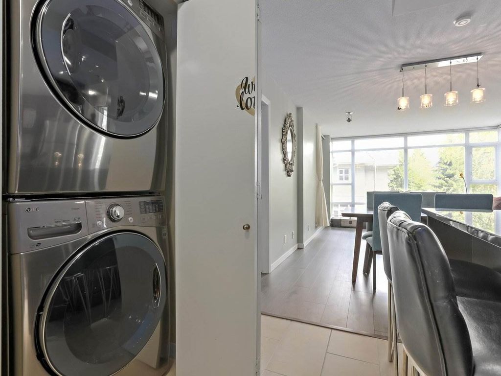 listing image 1100022794807311516
