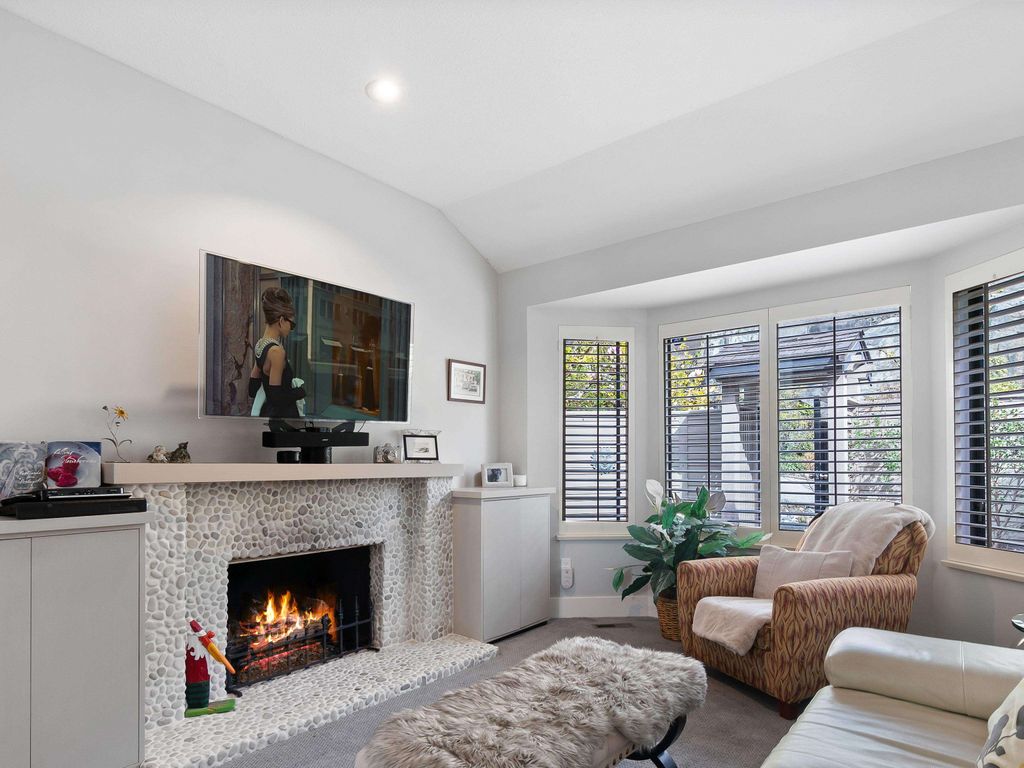 listing image 1107288885401002629