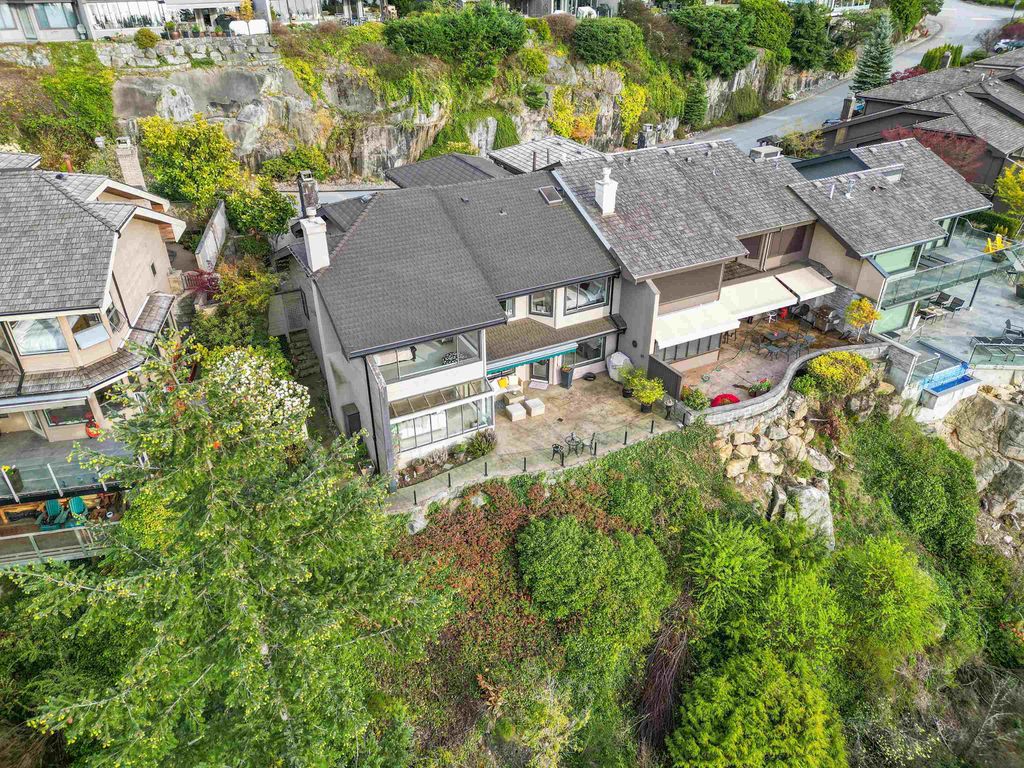 listing image 1105888182742142472