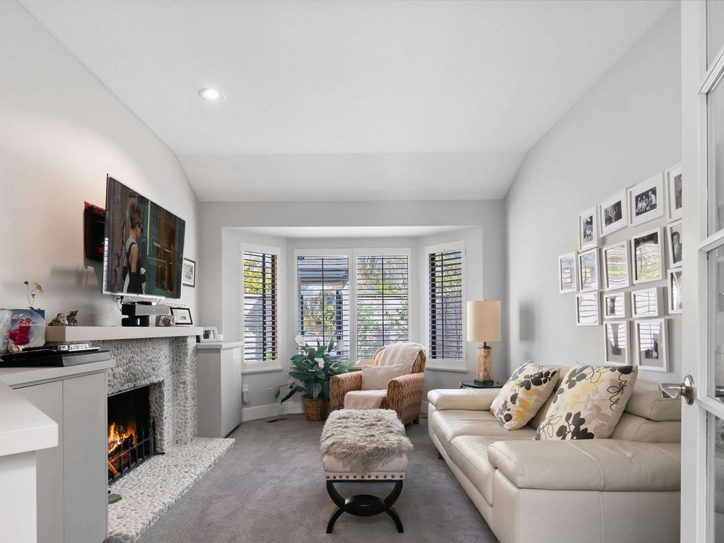 listing image 1106340790336863290