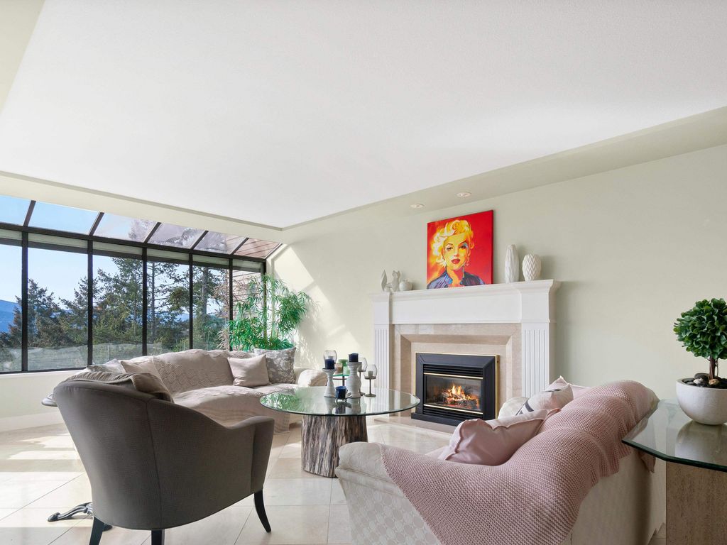 listing image 1101393846188882628