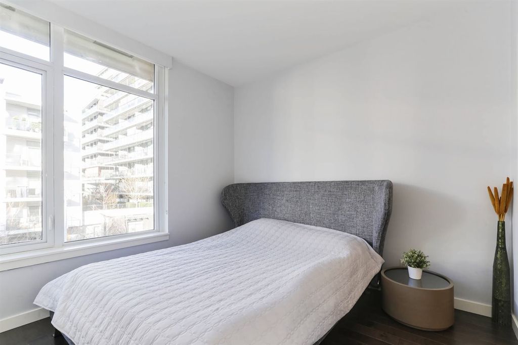 listing image 1102578672567796591