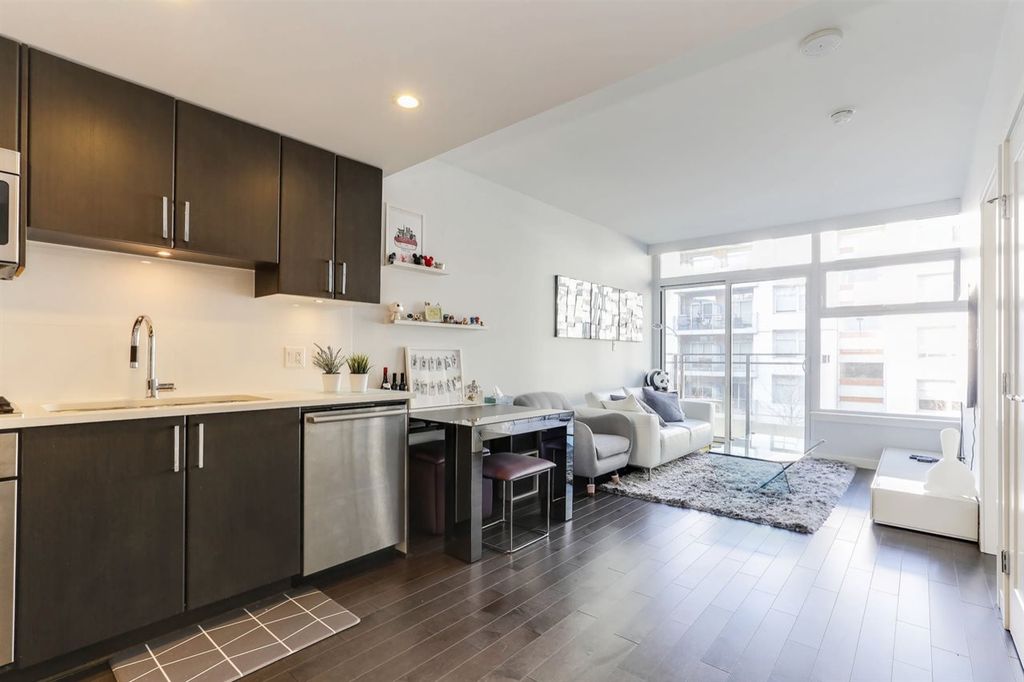 listing image 1103836071179401796
