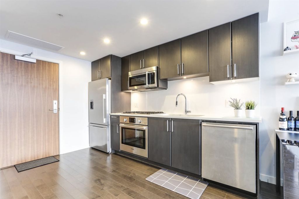 listing image 1104056641952369592