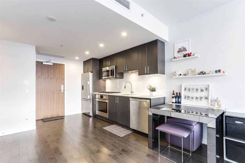 listing image 1104932154453993855