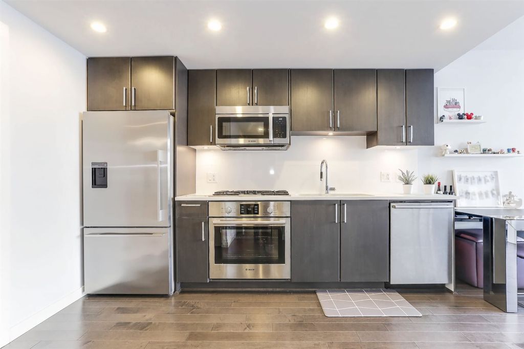 listing image 1102183619125947195