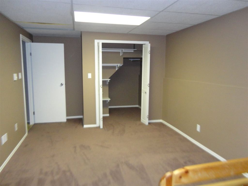 listing image 1104943737186608576