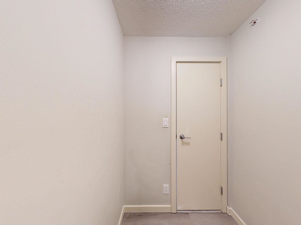 listing image 1103048991643550516