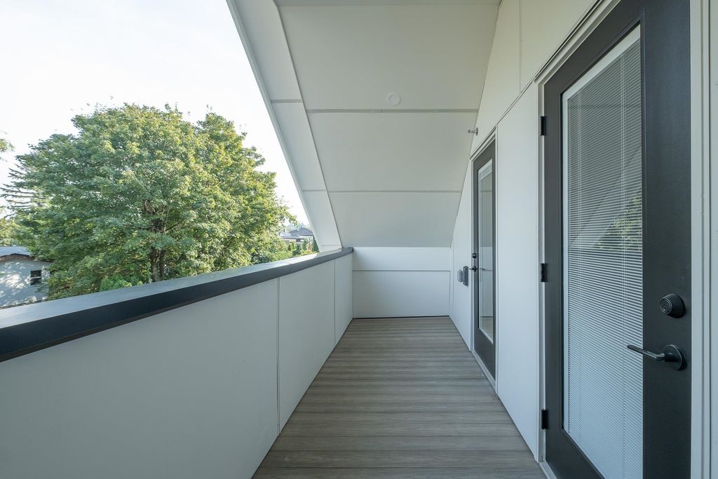 listing image 1105108835174342223