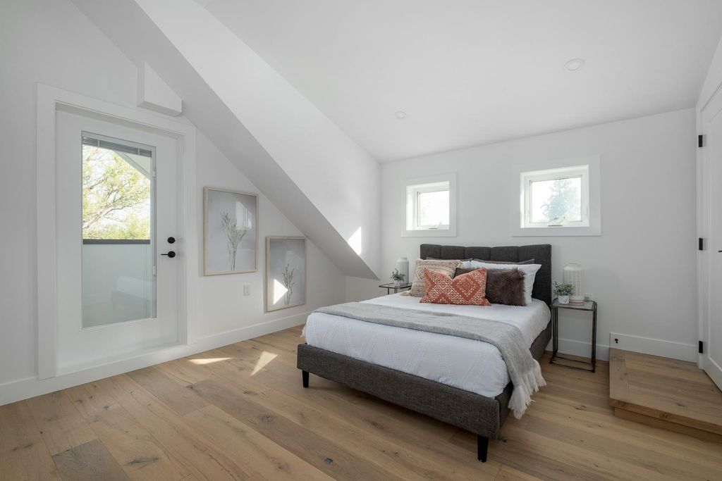 listing image 1102871304649020960