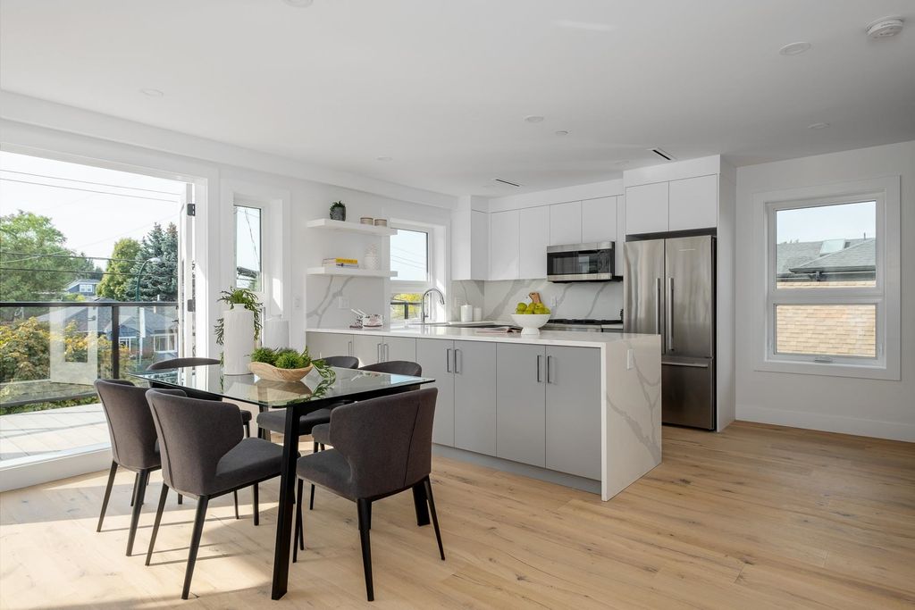 listing image 1103700379260392966