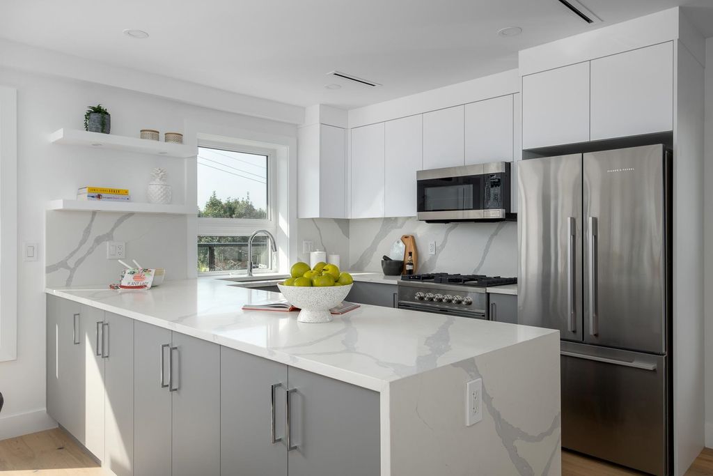 listing image 1100826526473243419