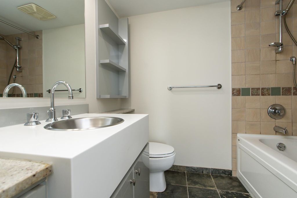 listing image 1102334451144579648