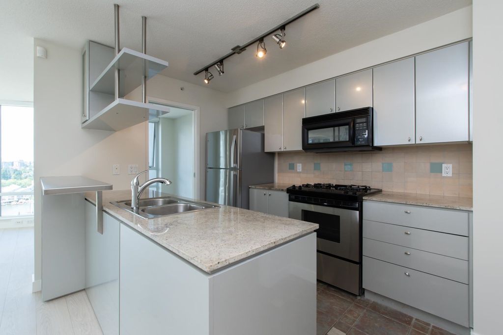listing image 1101419398799057415