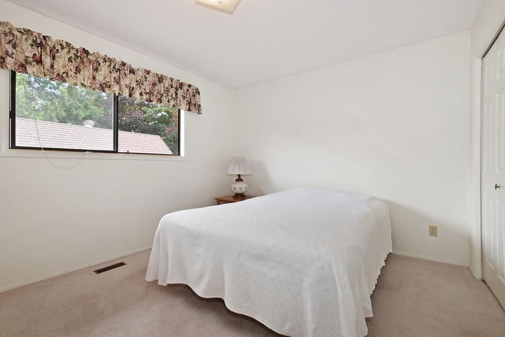 listing image 1108967747634340546