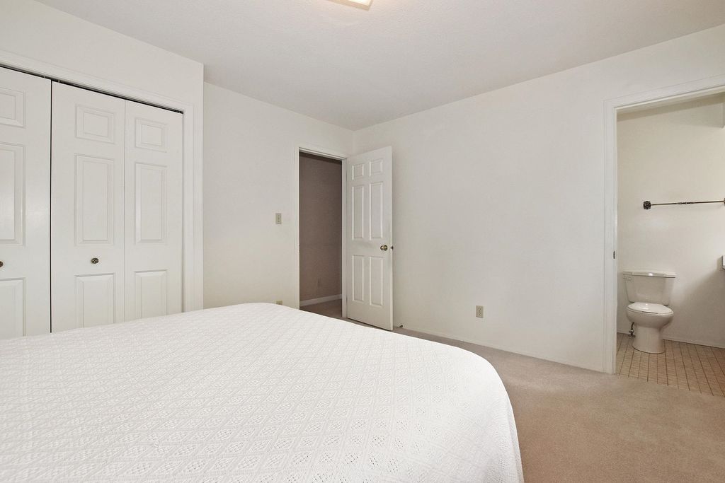 listing image 1104344808664359418