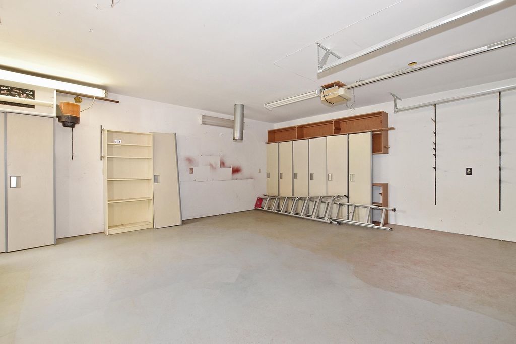 listing image 1103701197689727407