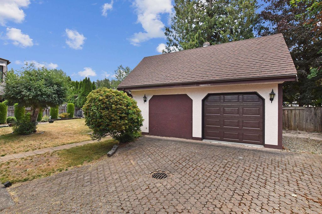 listing image 1103789216658518654