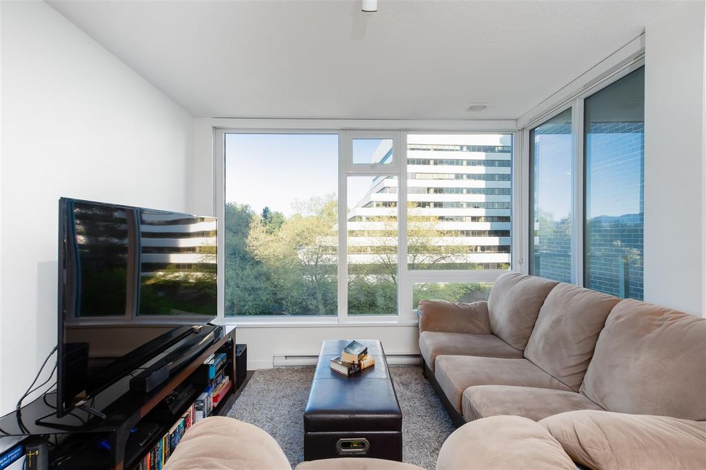 listing image 1107108425612492506