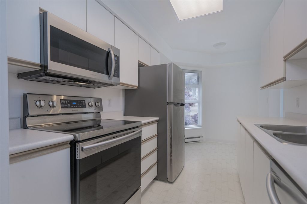 listing image 1100894341543669358