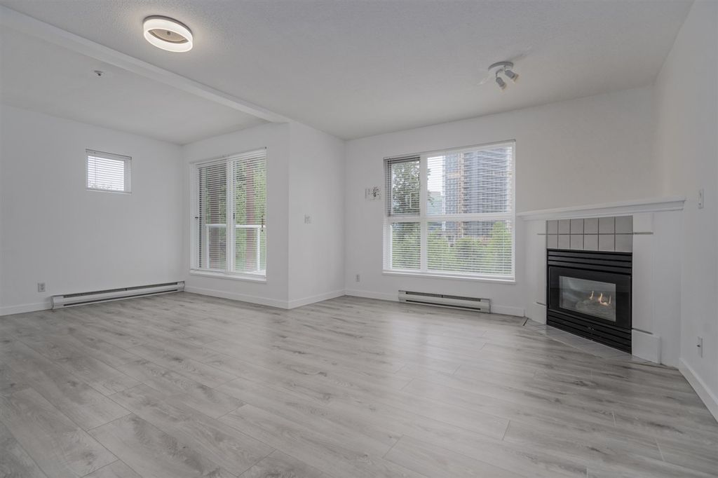 listing image 1103320494796779021