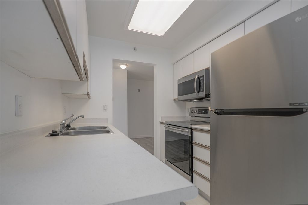 listing image 1101613181668928368