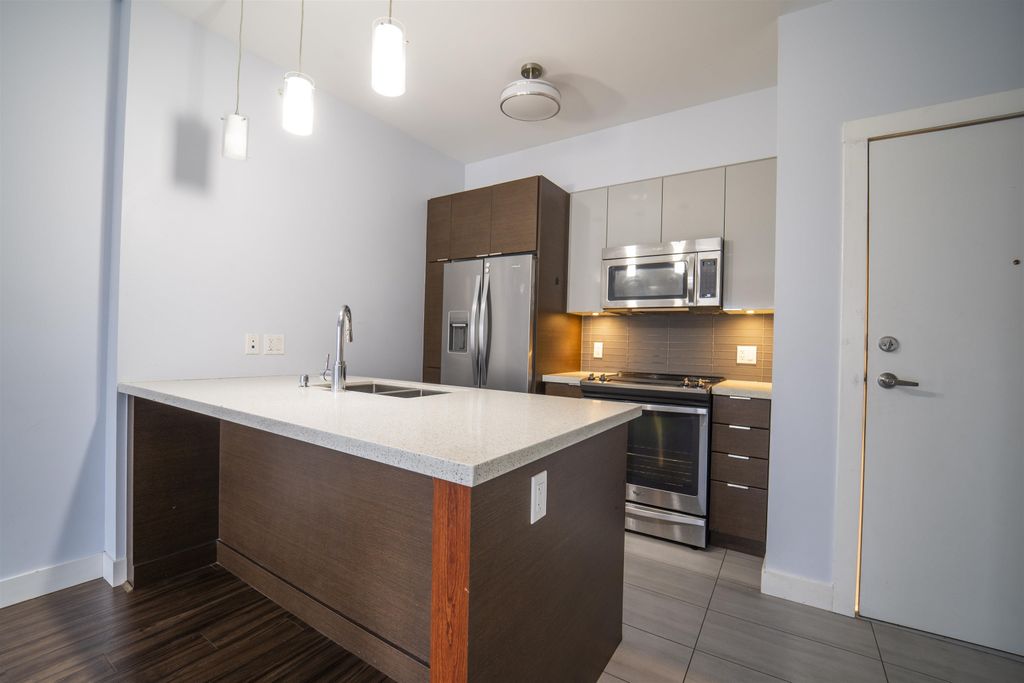 listing image 1104522551180777349