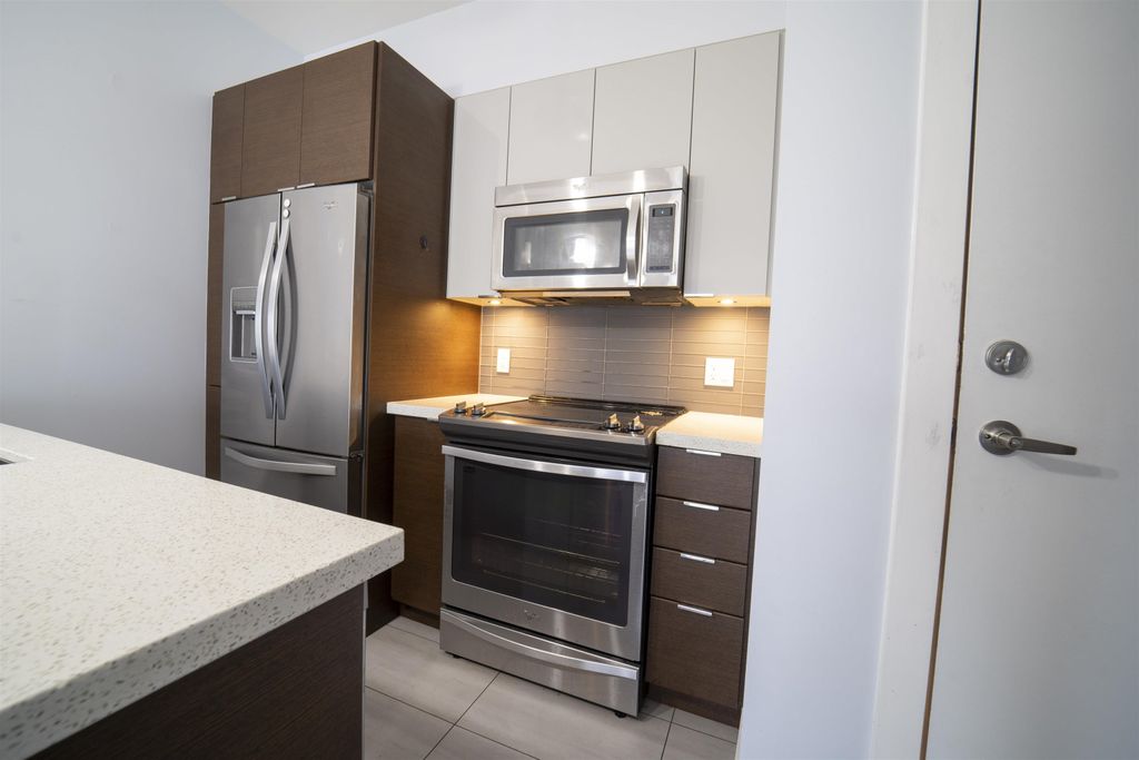 listing image 1105560088812862704