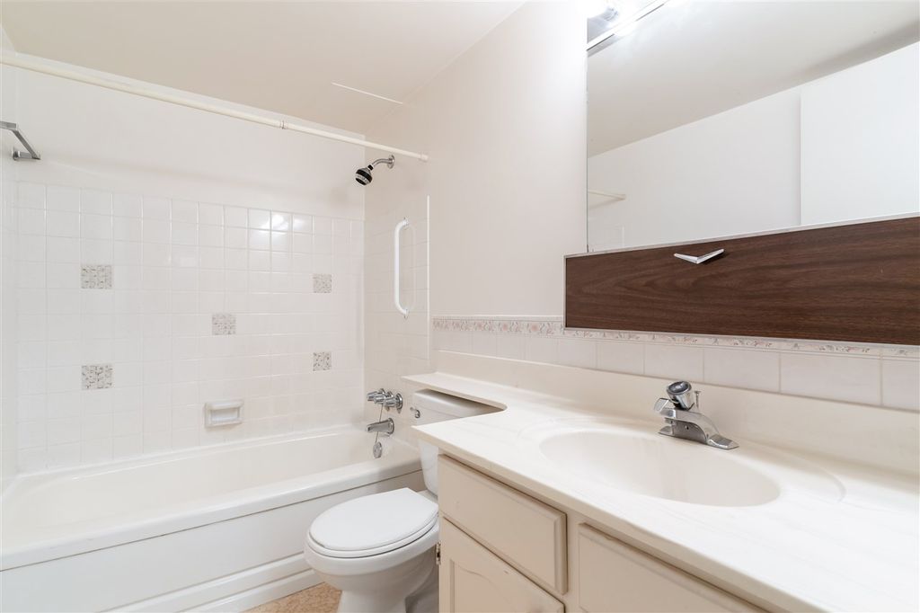 listing image 1108083350930216833