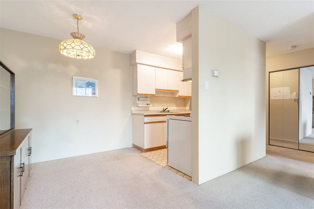 listing image 1102468813526898363