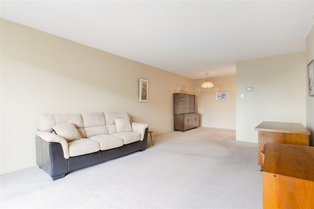 listing image 1109129991702402241