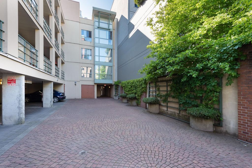 listing image 1101479387231732043